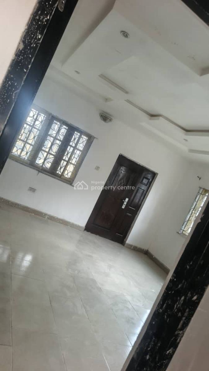 Spacious 5b/r Detached House, Orile Agege Close to Dopemu~ Agege, Dopemu, Agege, Lagos, Detached Duplex for Rent