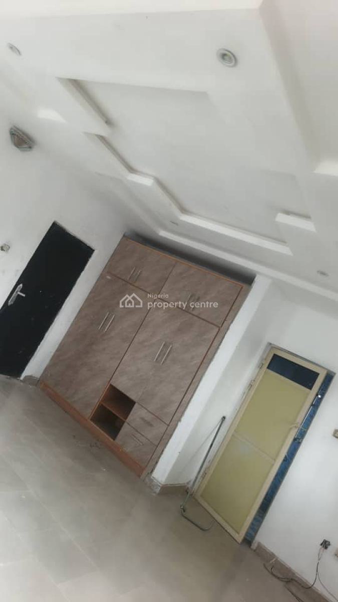 Spacious 5b/r Detached House, Orile Agege Close to Dopemu~ Agege, Dopemu, Agege, Lagos, Detached Duplex for Rent