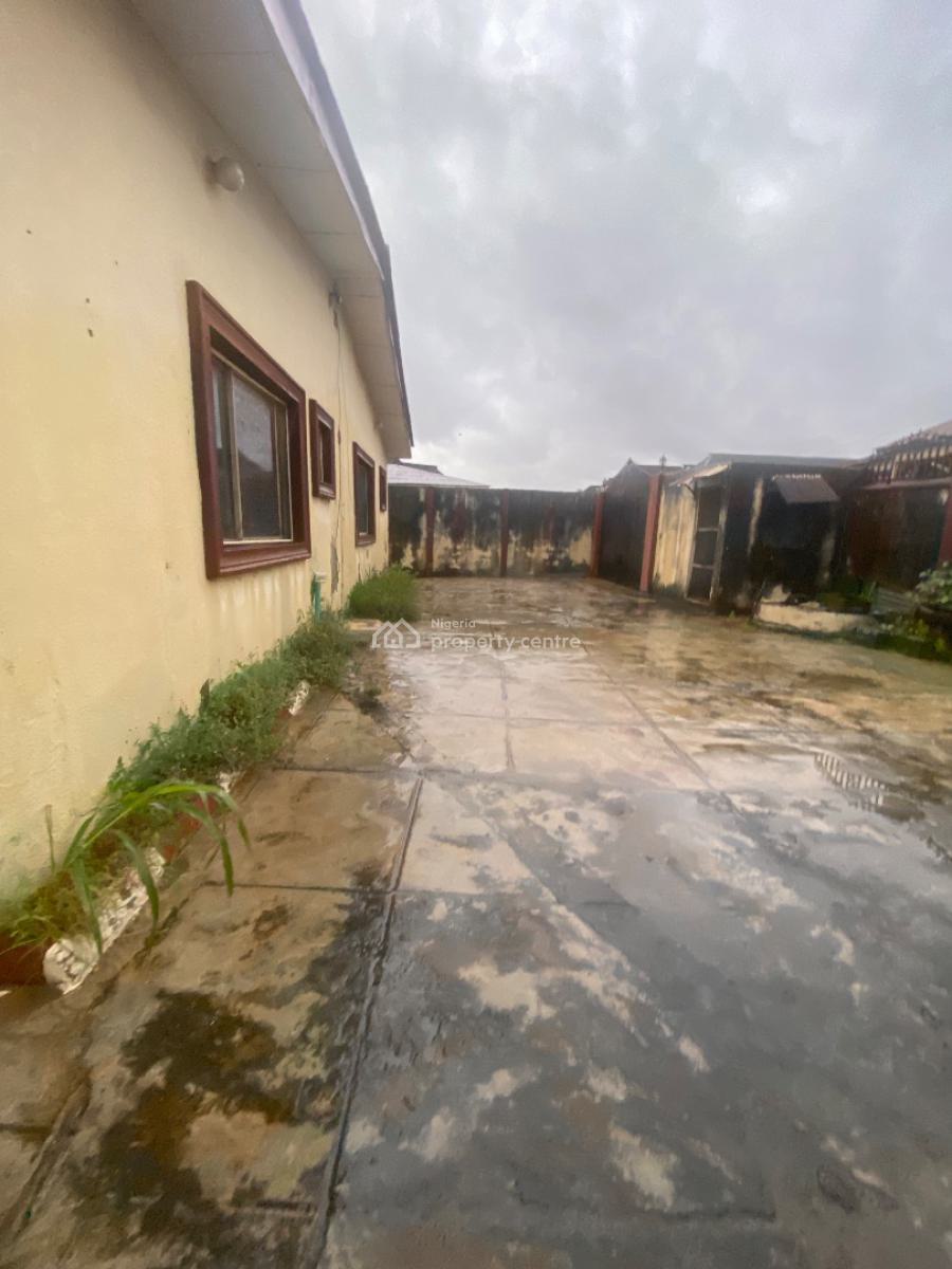 a Bungalow, Muftau Adeyemi, Okunola, Egbeda, Alimosho, Lagos, Detached Bungalow for Sale