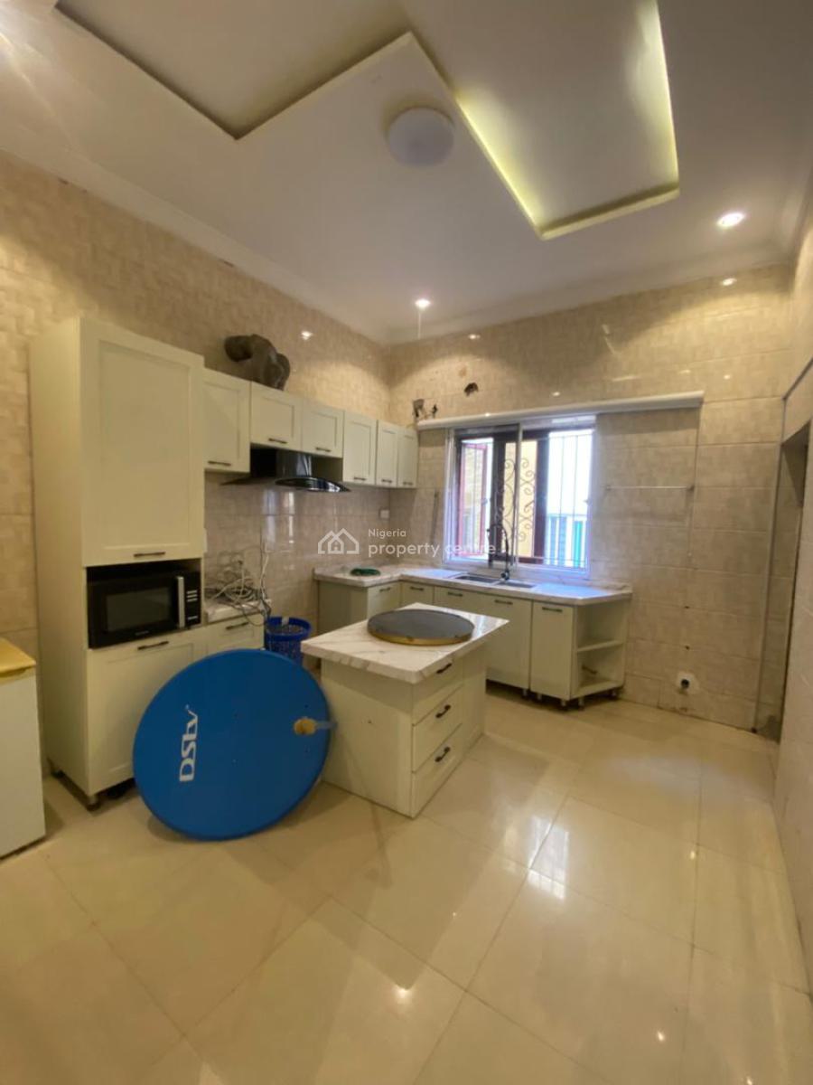 Well Maintained Spacious Serviced 1bedroom Apartment, in a Proper Secured Estate, Osapa, Lekki, Lagos, Mini Flat (room and Parlour) for Rent