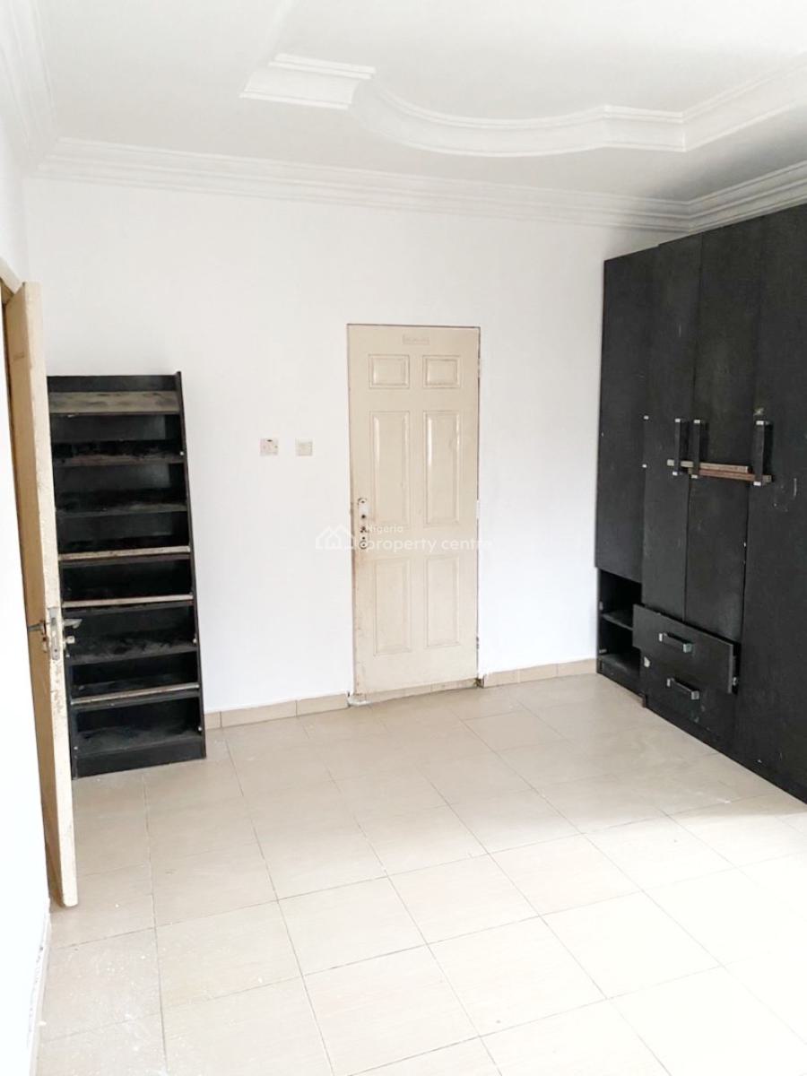 a Well Maintained Spacious 3 Bedroom Flat, Olowora, Omole Phase 2, Ikeja, Lagos, Flat / Apartment for Rent