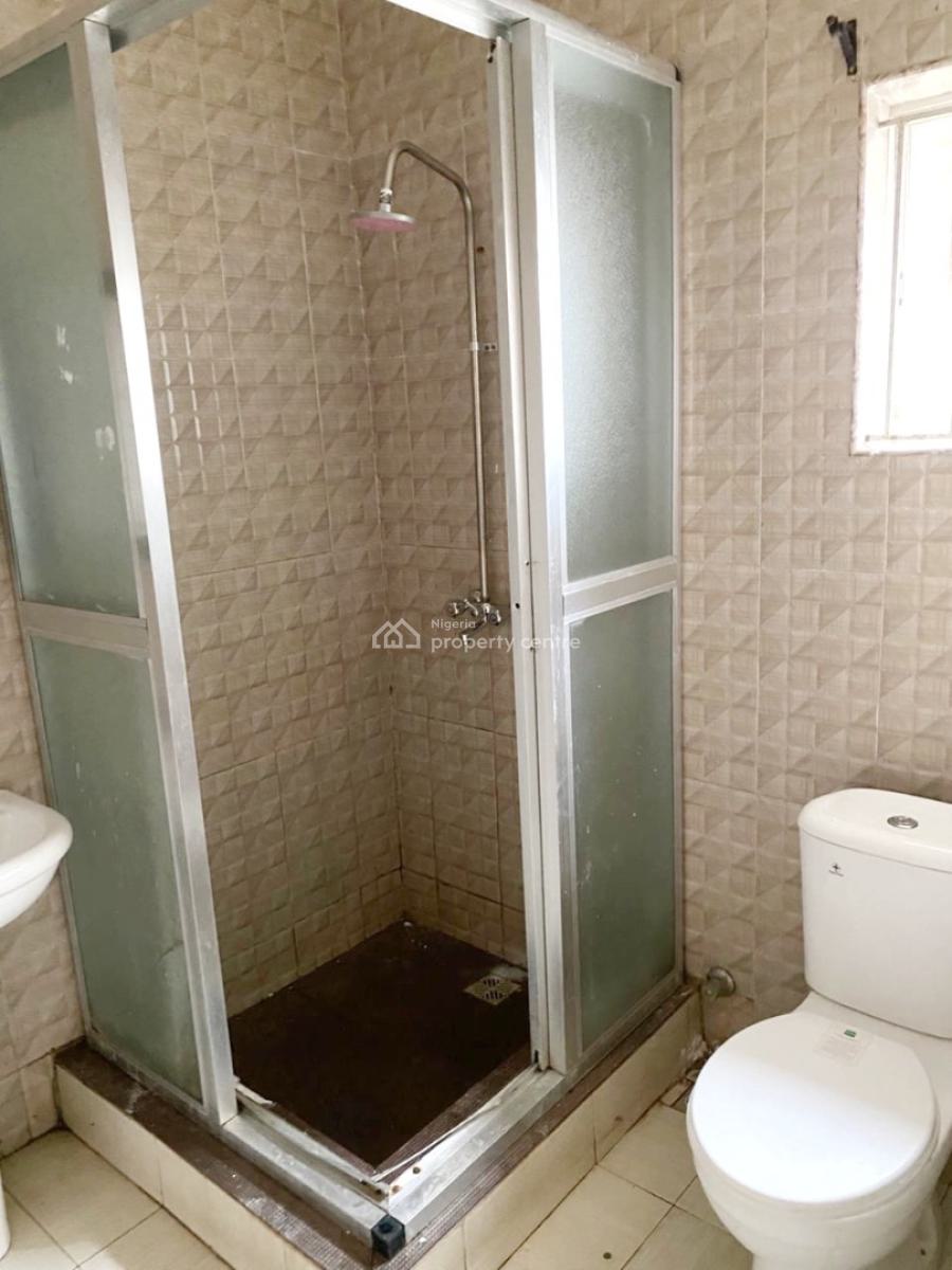 a Well Maintained Spacious 3 Bedroom Flat, Olowora, Omole Phase 2, Ikeja, Lagos, Flat / Apartment for Rent