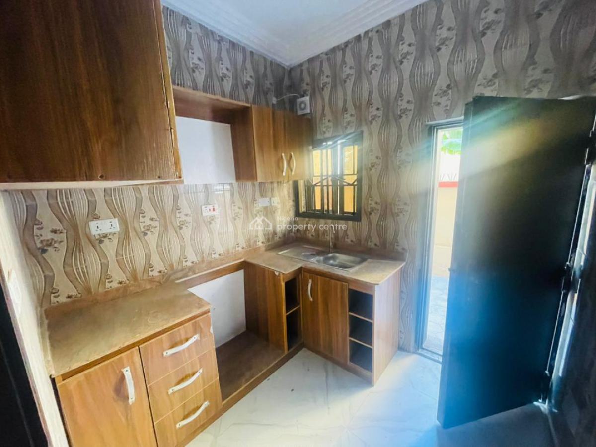 Three Bedroom Flat, Lekki Phase 1, Lekki, Lagos, Flat / Apartment for Rent