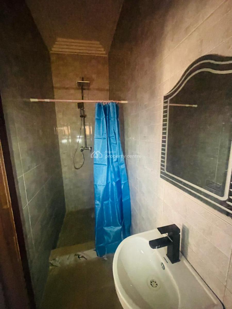 Three Bedroom Flat, Lekki Phase 1, Lekki, Lagos, Flat / Apartment for Rent