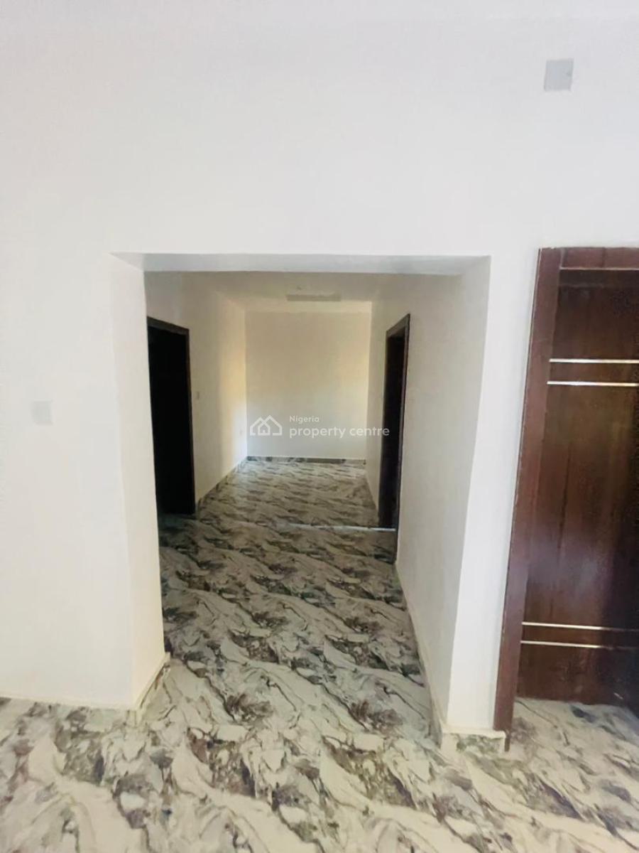 Three Bedroom Flat, Lekki Phase 1, Lekki, Lagos, Flat / Apartment for Rent