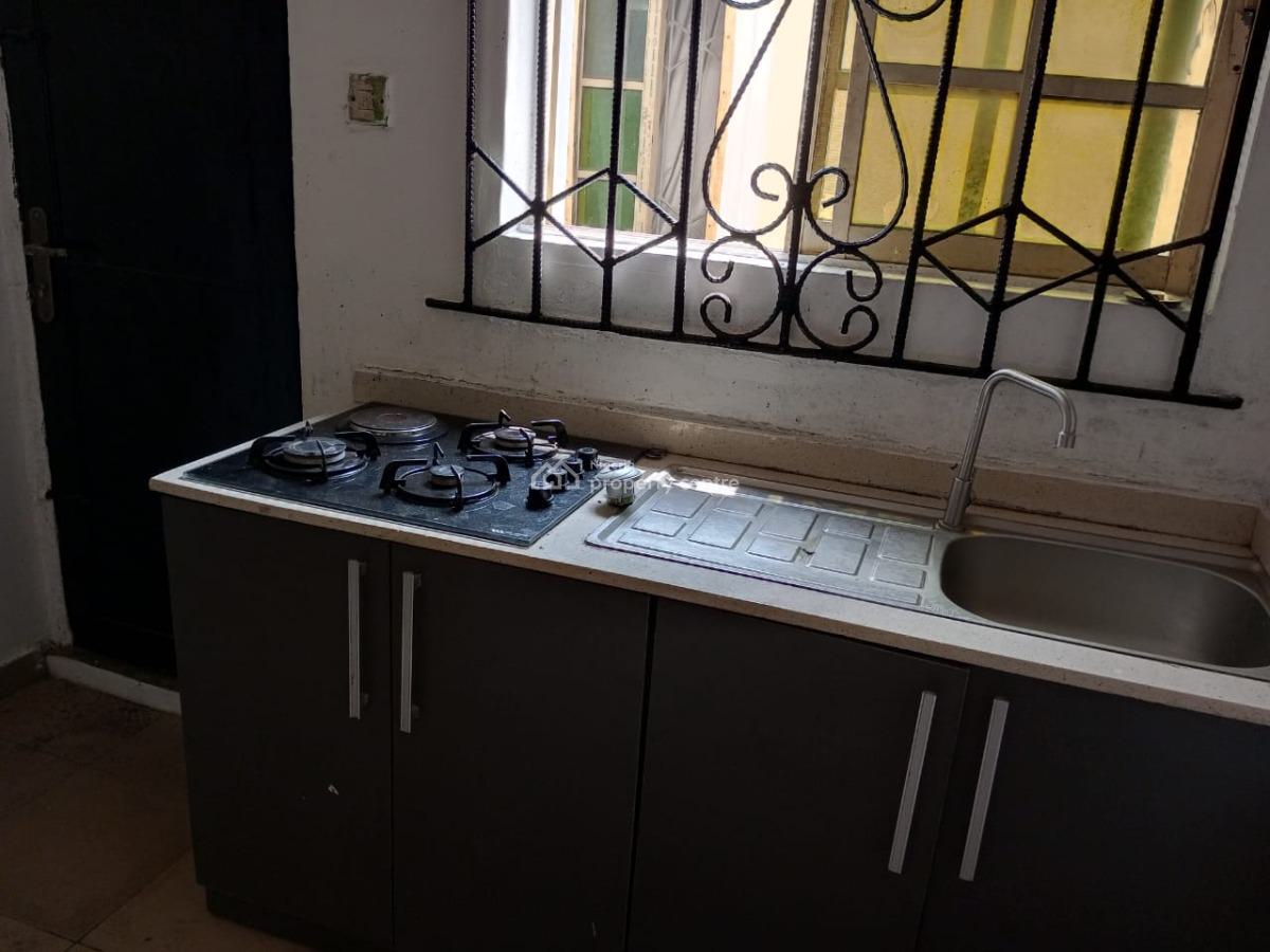 Three Bedroom Flat, Lekki Phase 1, Lekki, Lagos, Flat / Apartment for Rent
