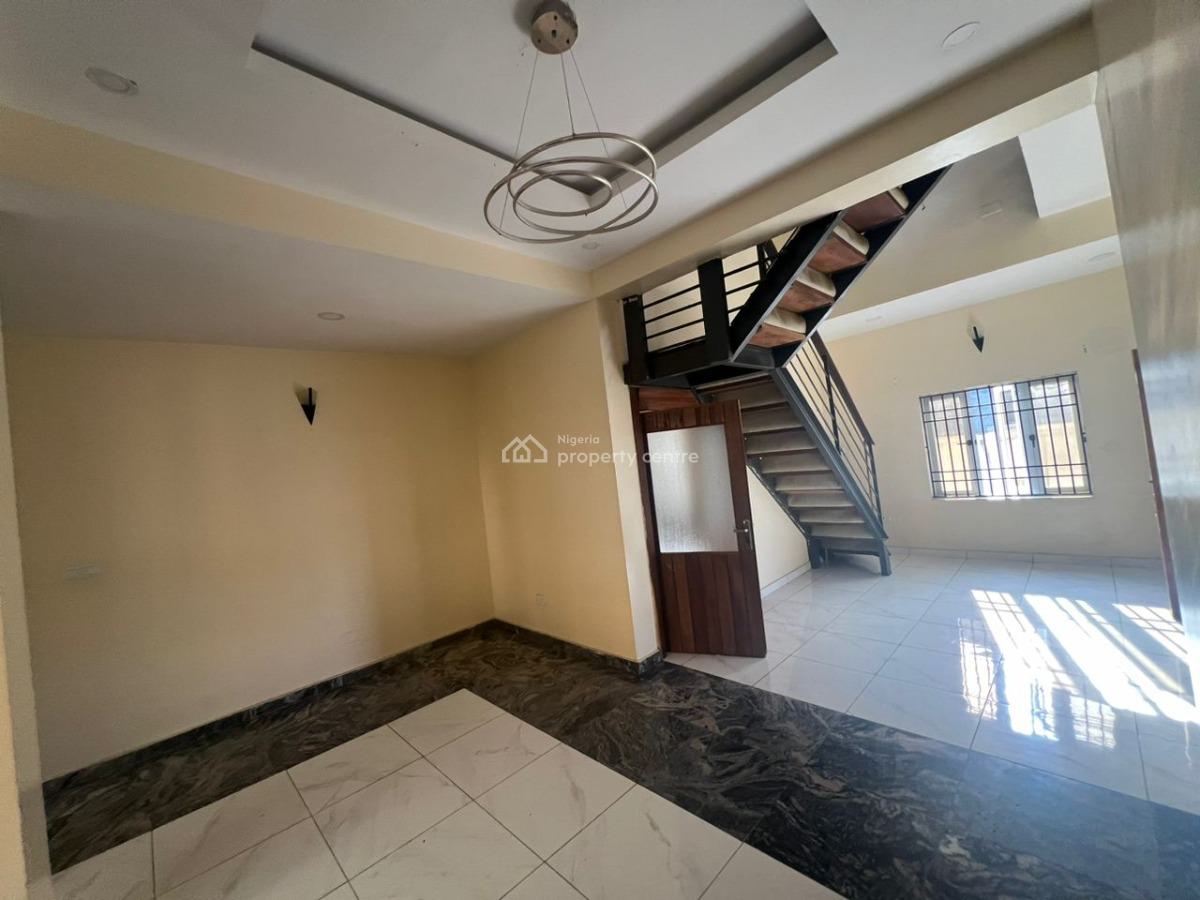 Standard 3 Bedroom Maisonette, Osapa, Lekki, Lagos, Flat / Apartment for Rent