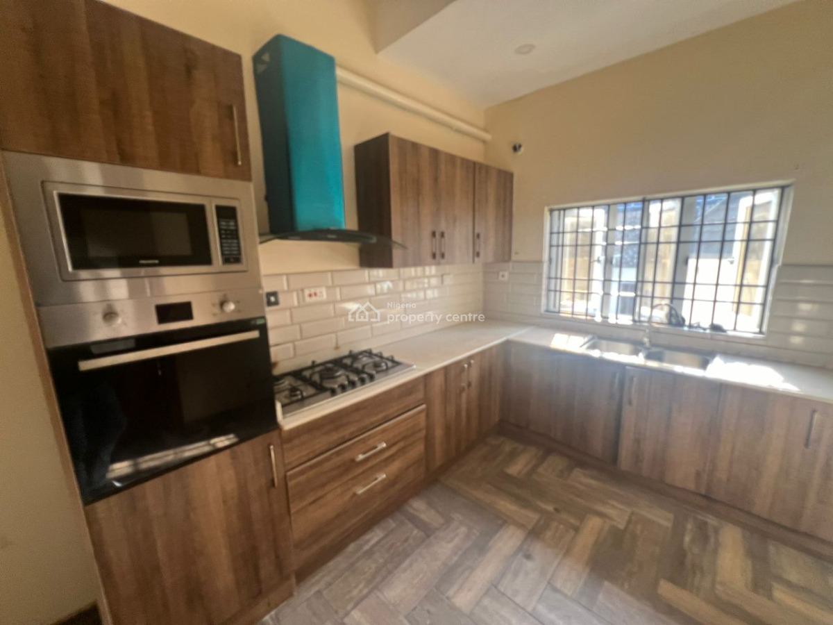Standard 3 Bedroom Maisonette, Osapa, Lekki, Lagos, Flat / Apartment for Rent