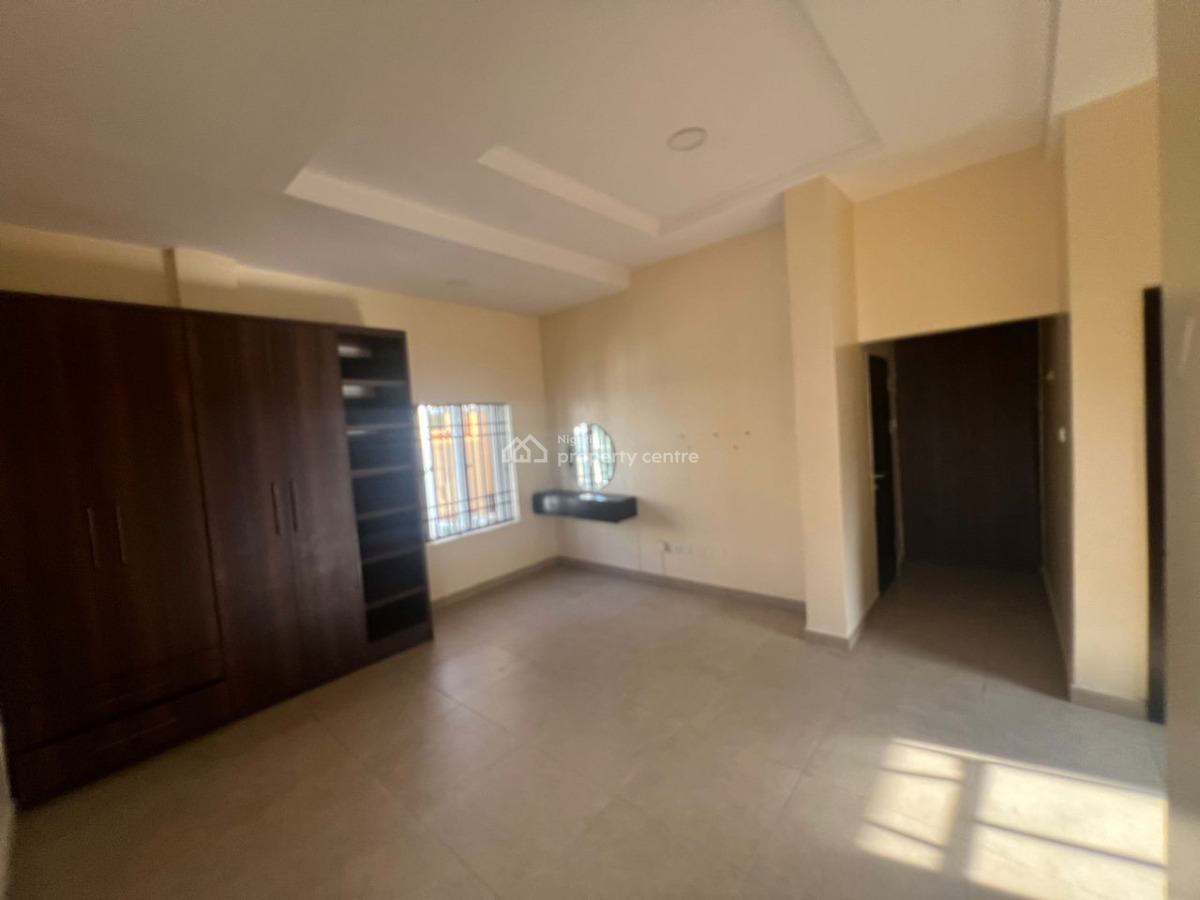 Standard 3 Bedroom Maisonette, Osapa, Lekki, Lagos, Flat / Apartment for Rent