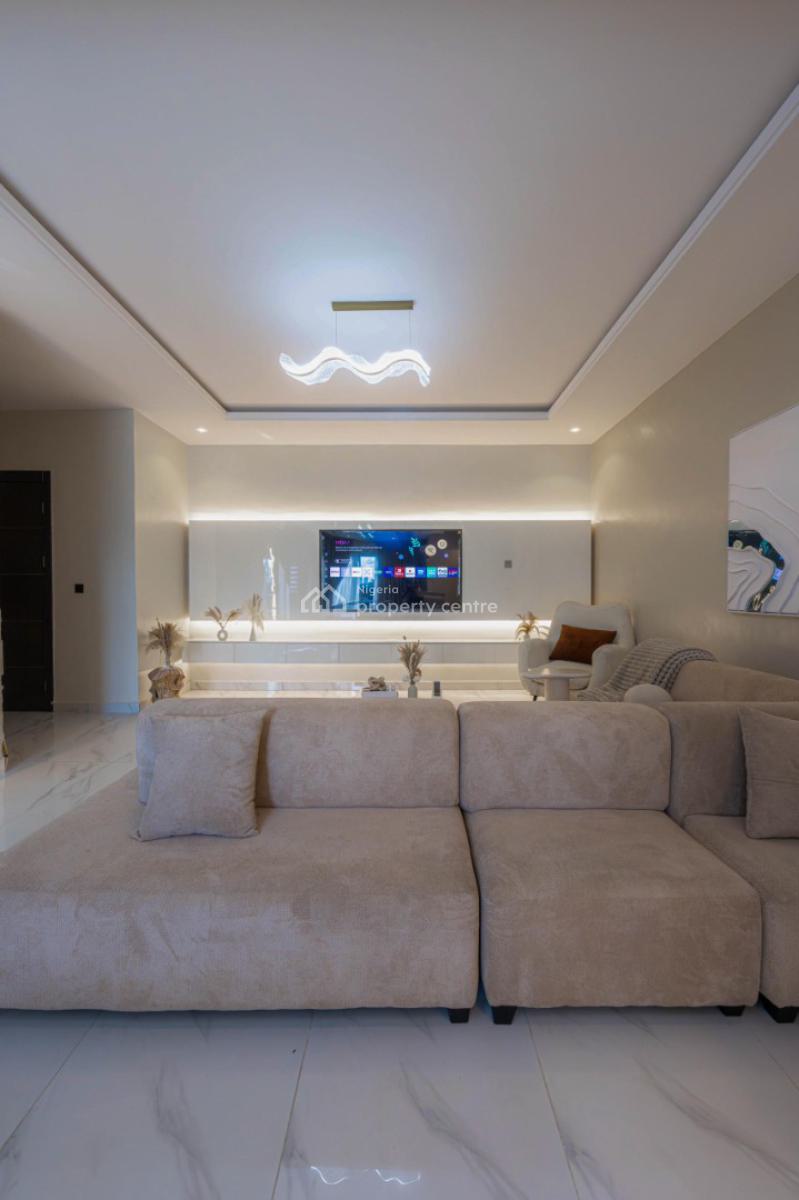 a Luxurious 2 Bedroom Apartment at Lekki Phase 1, Lekki Phase 1, Lekki, Lagos, Flat / Apartment Short Let