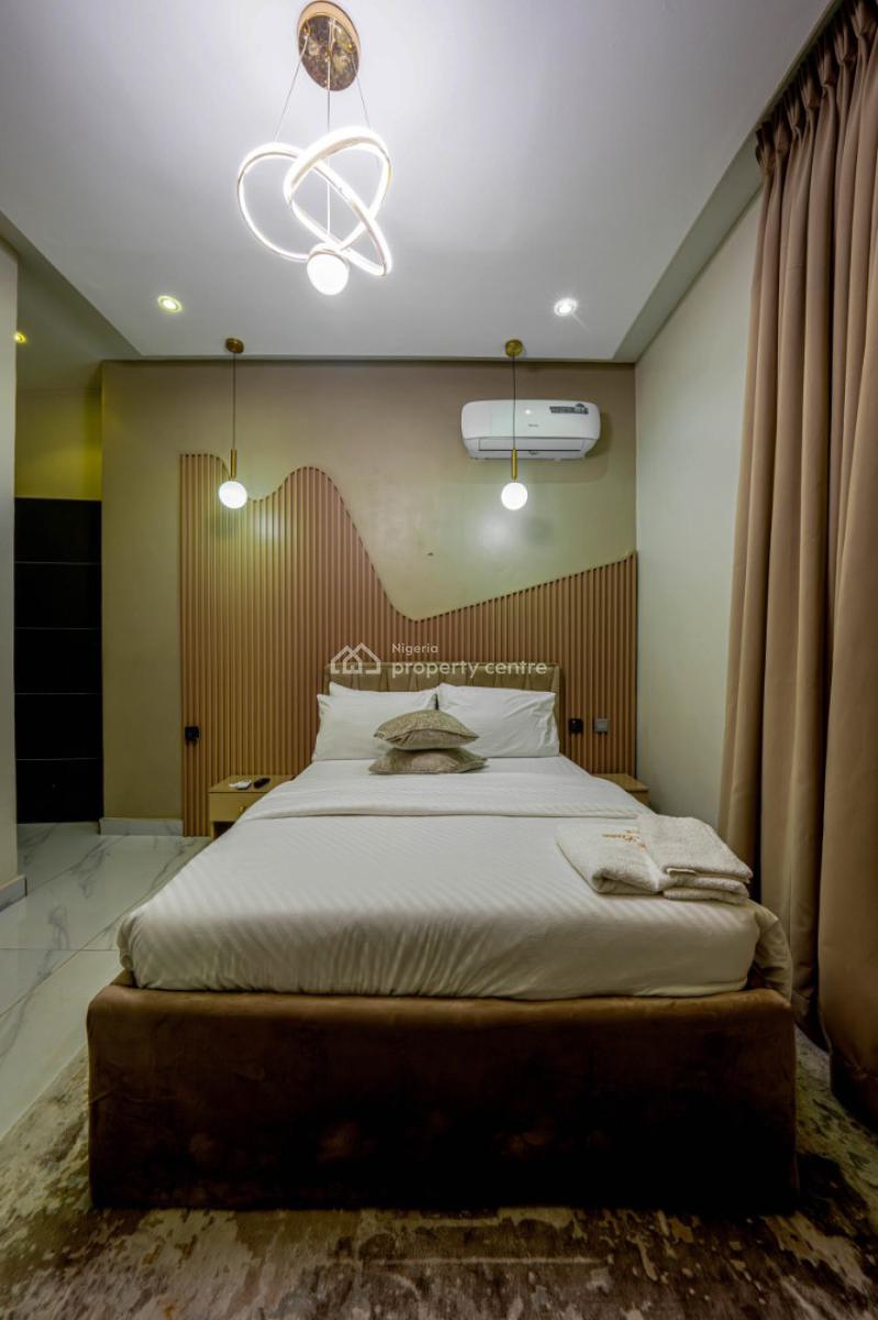 a Luxurious 2 Bedroom Apartment at Lekki Phase 1, Lekki Phase 1, Lekki, Lagos, Flat / Apartment Short Let