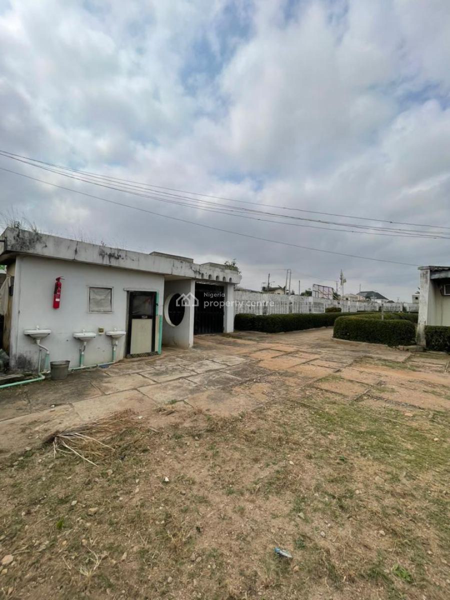 1200 Sqms Land with 5 Bed Bungalow and 2 Room Bq, Bashorun Housing Estate Akobo, Ibadan, Oyo, House for Sale