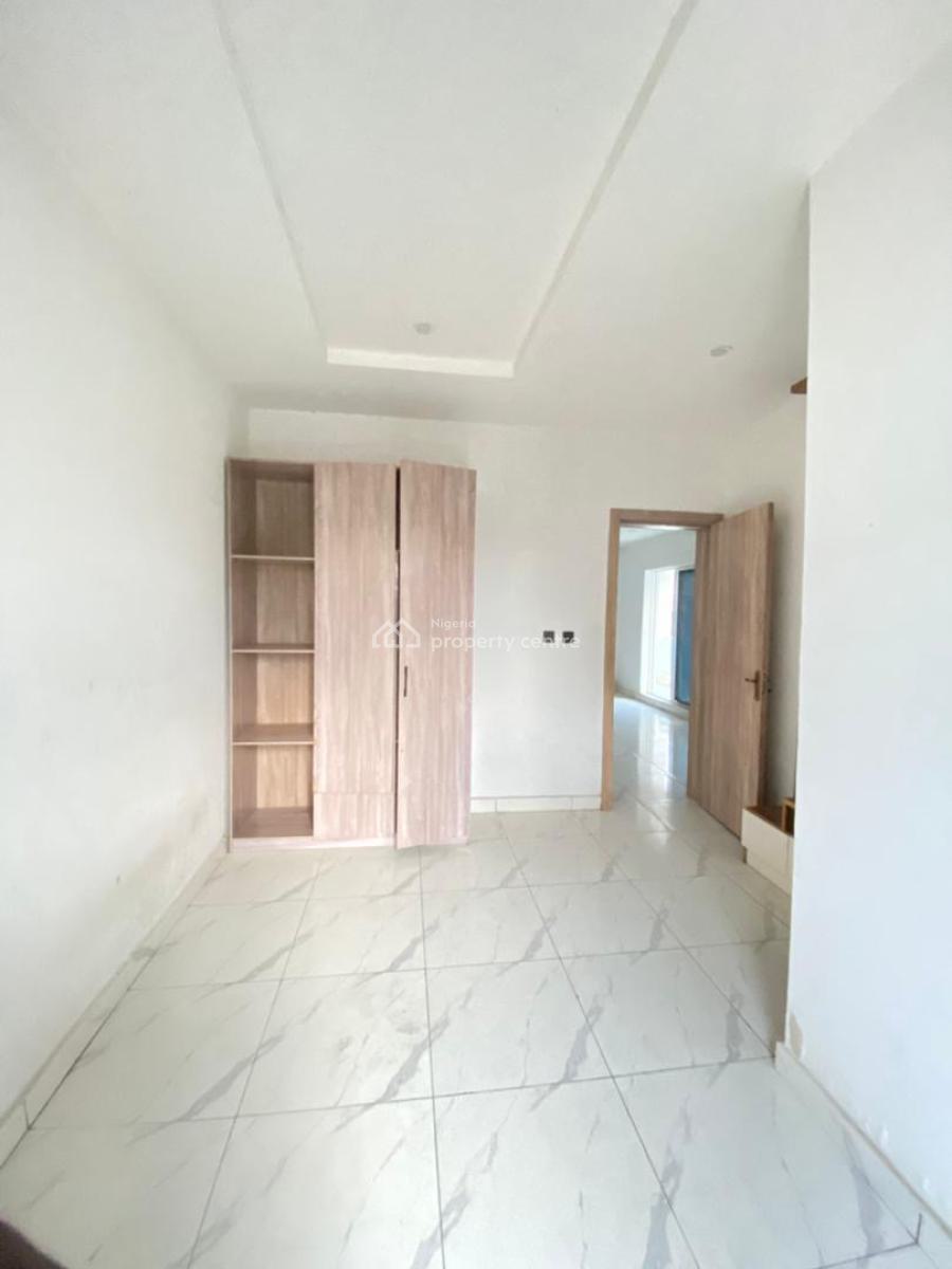 Aesthetically Pleasing on 1st Floor : Fully Serviced, Ilasan, Lekki, Lagos, Flat / Apartment for Rent