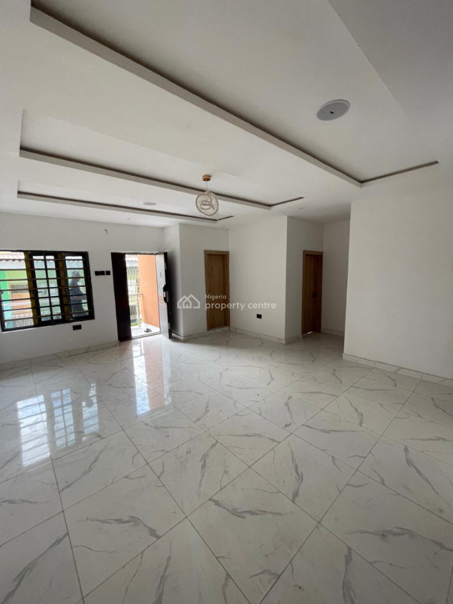 Lovely 3 Bedroom Apartment with Range of Amenities in a Secured Area, Surulere, Lagos, Detached Duplex for Sale