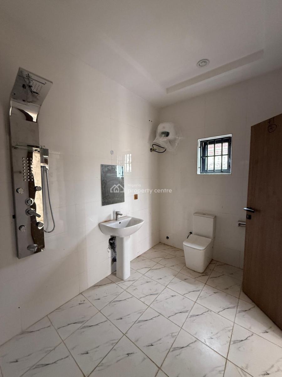 Distress 4 Bedrooms Fully Detached Duplex, H-medix Axis, Guzape District, Abuja, Detached Duplex for Sale