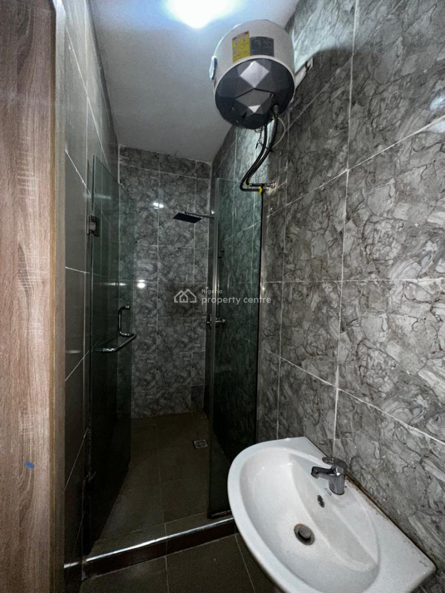 Upstairs Shared Apartment, Royal Pine, Lekki, Lagos, Self Contain (single Rooms) for Rent