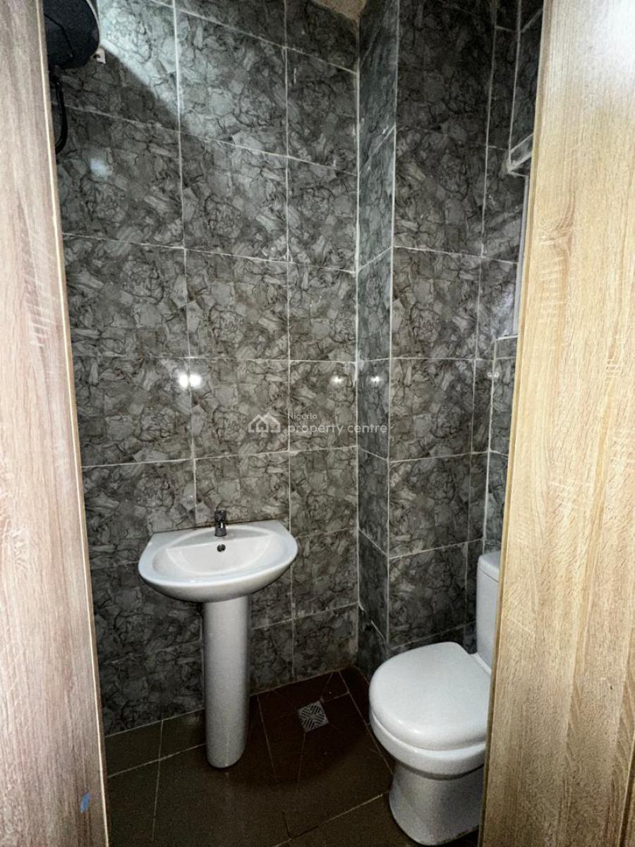 Upstairs Shared Apartment, Royal Pine, Lekki, Lagos, Self Contain (single Rooms) for Rent