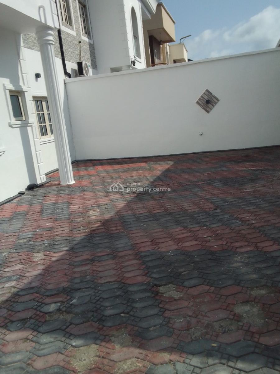 3bedroom Flat in Lekki Phase 1, Lekki Phase 1, Lekki Phase 1, Lekki, Lagos, Flat / Apartment for Rent