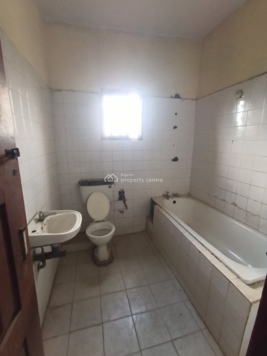 Spacious and Decent 6 Bedroom Fully Detached Duplex, Arida Ikotun, Ikotun, Lagos, Detached Duplex for Sale