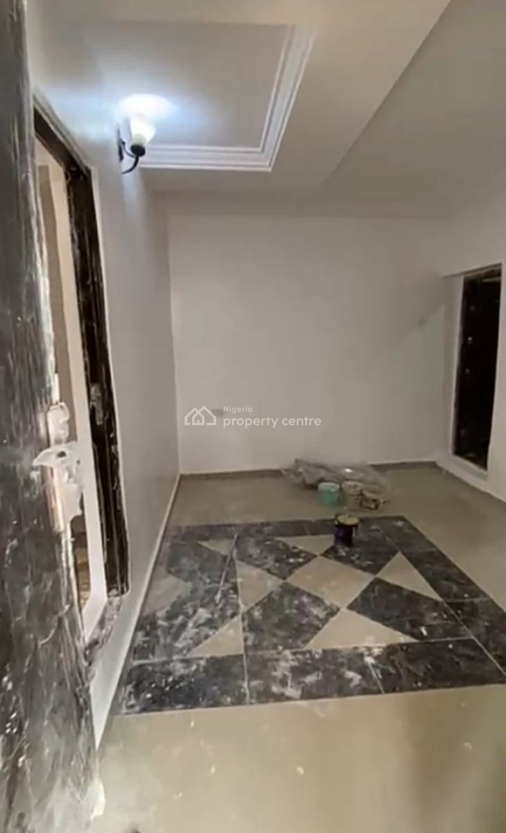 Renovated & Spacious Mini Flat { Video Available}, Osapa, Lekki, Lagos, Mini Flat (room and Parlour) for Rent