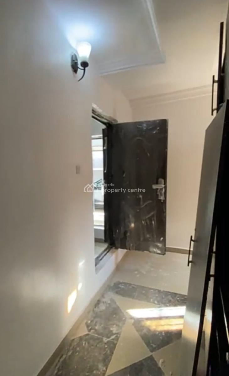 Renovated & Spacious Mini Flat { Video Available}, Osapa, Lekki, Lagos, Mini Flat (room and Parlour) for Rent