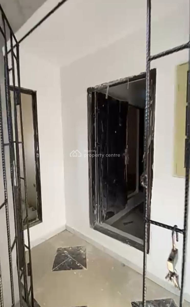 Renovated & Spacious Mini Flat { Video Available}, Osapa, Lekki, Lagos, Mini Flat (room and Parlour) for Rent