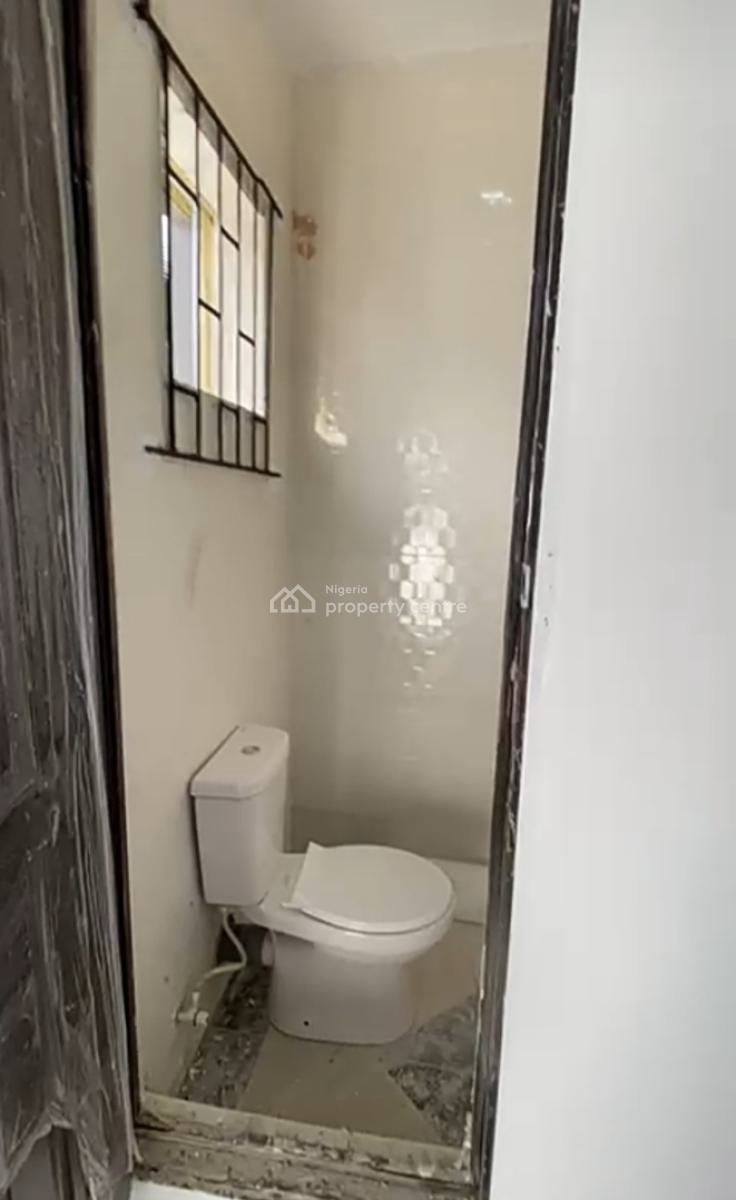 Renovated & Spacious Mini Flat { Video Available}, Osapa, Lekki, Lagos, Mini Flat (room and Parlour) for Rent