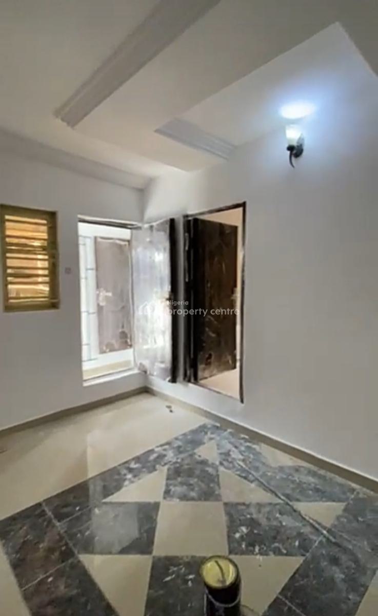 Renovated & Spacious Mini Flat { Video Available}, Osapa, Lekki, Lagos, Mini Flat (room and Parlour) for Rent