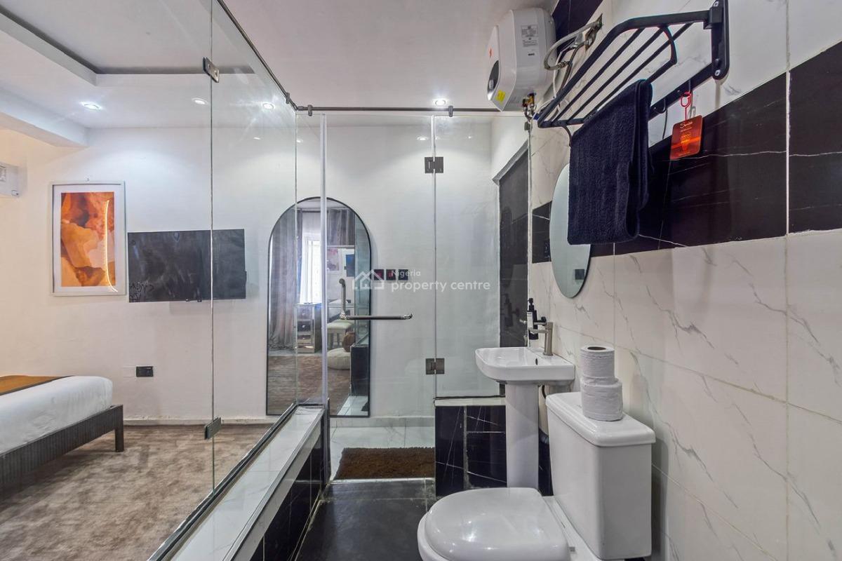 Lux 1 Bed with Ps5,private Gym & 2 Balconies, Lekki Phase 1, Lekki, Lagos, Flat / Apartment Short Let