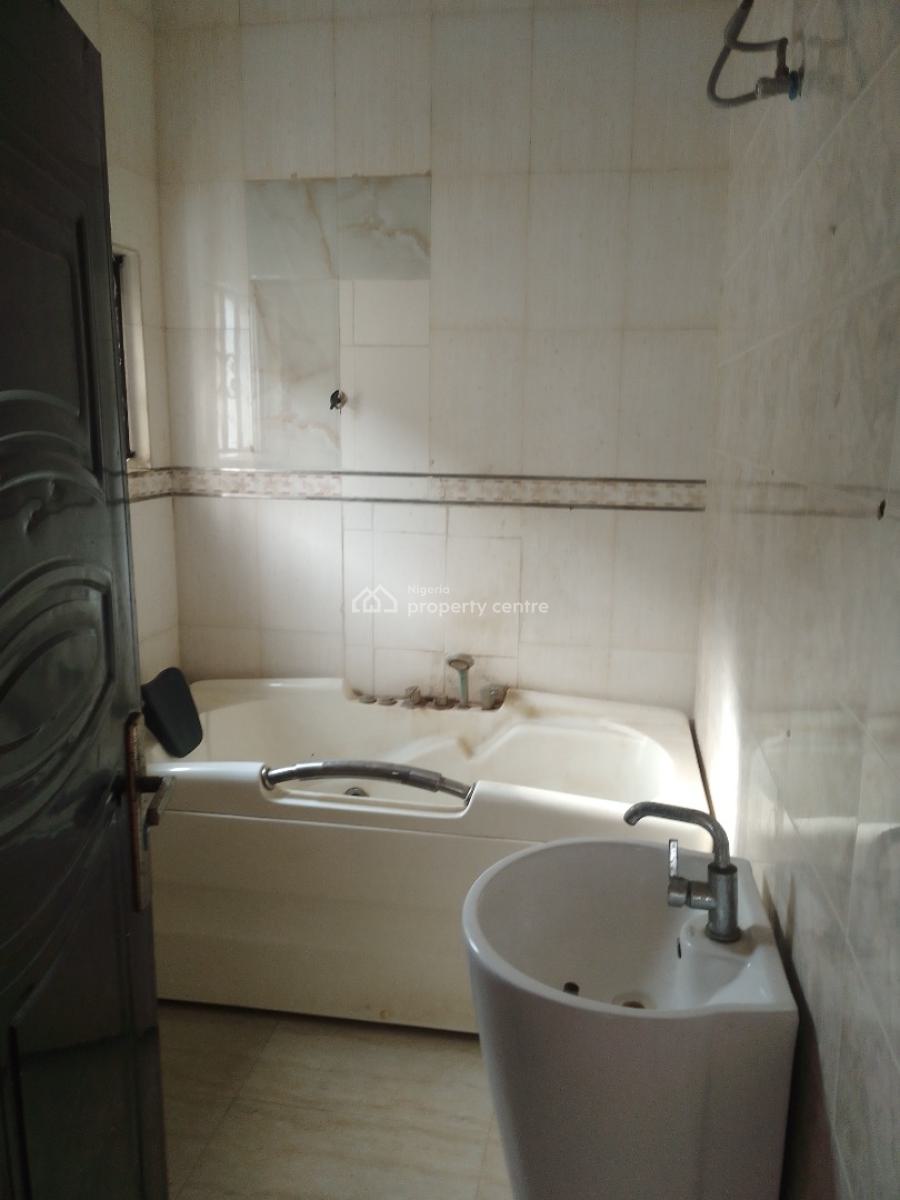2 Bedroom Flat Upstairs, Off Orchid Road, Lekki, Lagos, Flat / Apartment for Rent