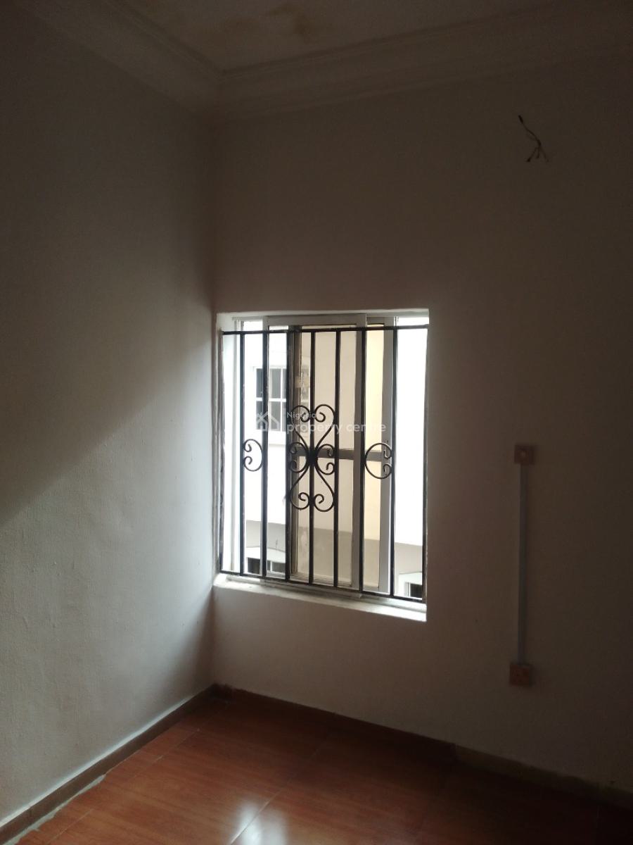 2 Bedroom Flat Upstairs, Off Orchid Road, Lekki, Lagos, Flat / Apartment for Rent