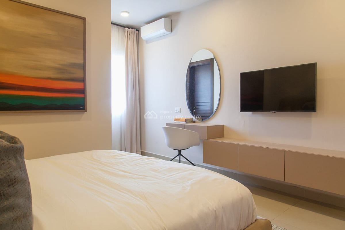 3 Bed Penthouse with a Breathtaking View + Pool + Gym, Gerald Road, Ikoyi, Lagos, Flat / Apartment Short Let