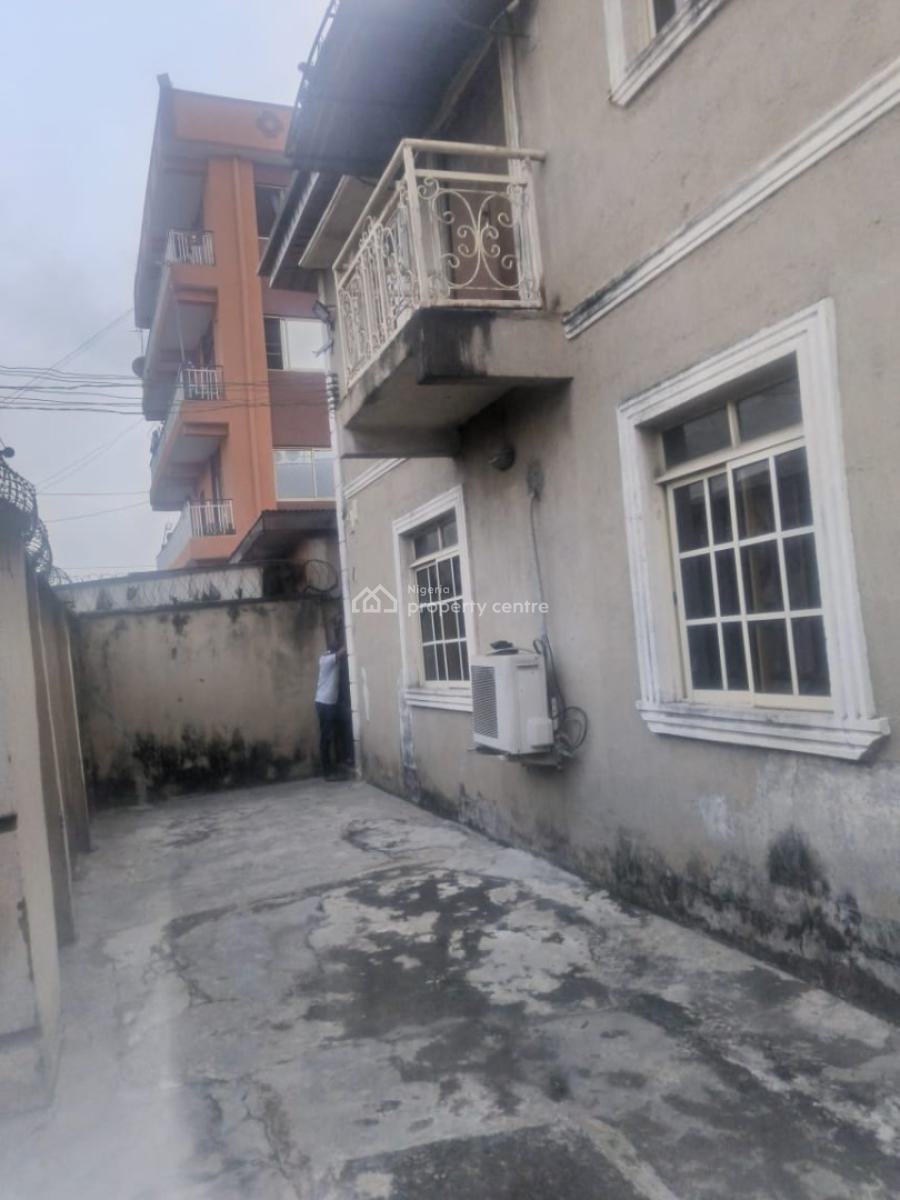 4 Nos of 2 Bedroom Flat, 2 Nos of Mini Flat, Onifade Street, Mushin, Lagos, Block of Flats for Sale