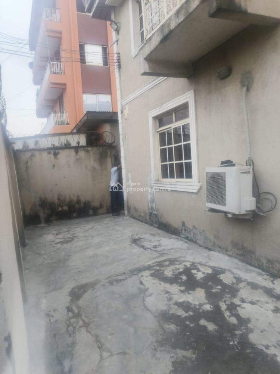 4 Nos of 2 Bedroom Flat, 2 Nos of Mini Flat, Onifade Street, Mushin, Lagos, Block of Flats for Sale