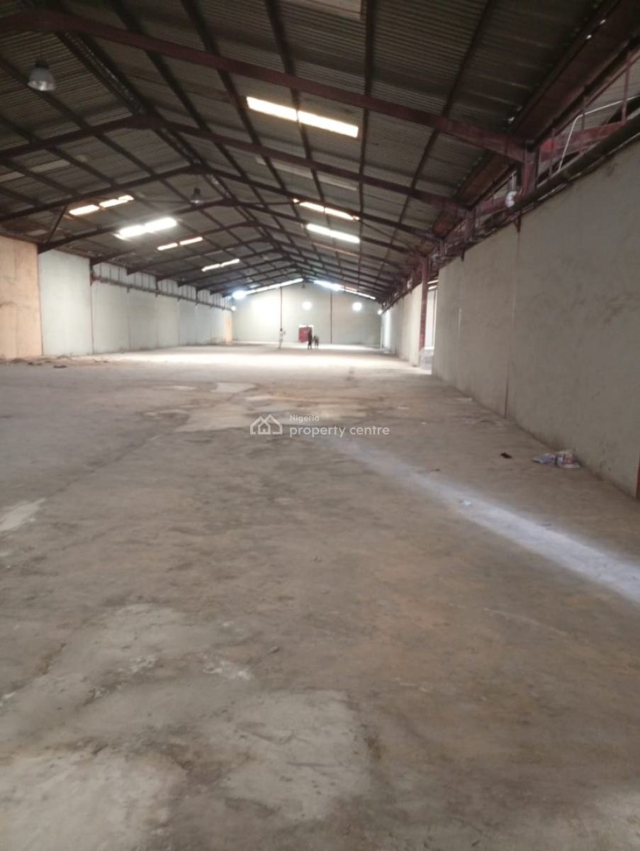 3600sqm Warehouse on Oshodi Apapa Way, Oshodi Apapa Express Way, Oshodi, Lagos, Warehouse for Rent