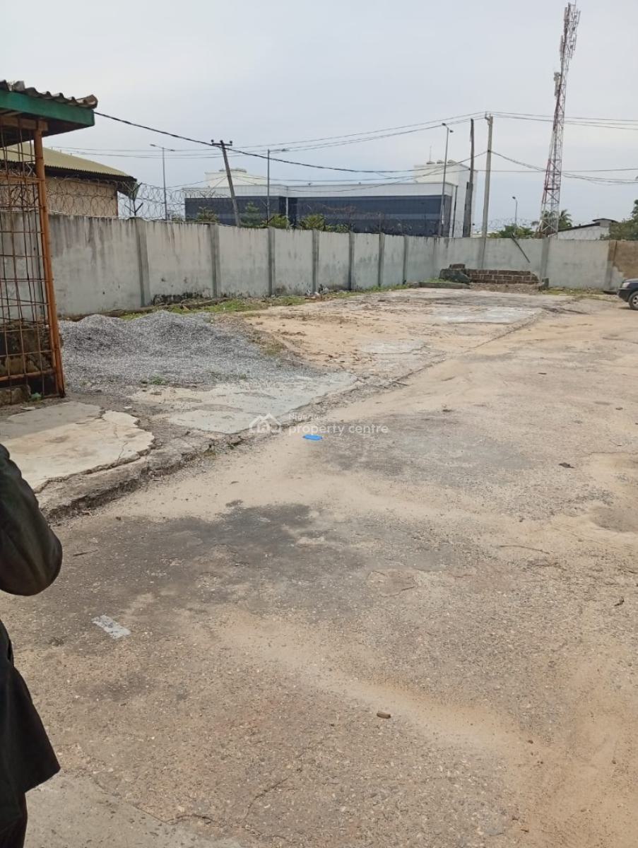 3600sqm Warehouse on Oshodi Apapa Way, Oshodi Apapa Express Way, Oshodi, Lagos, Warehouse for Rent