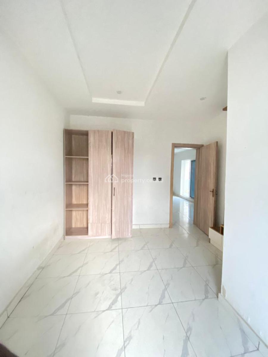 Standard Two Bed Flat in Ilasan Ikate, Ilasan Area in Ikate, Lekki Phase 1, Lekki, Lagos, Flat / Apartment for Rent