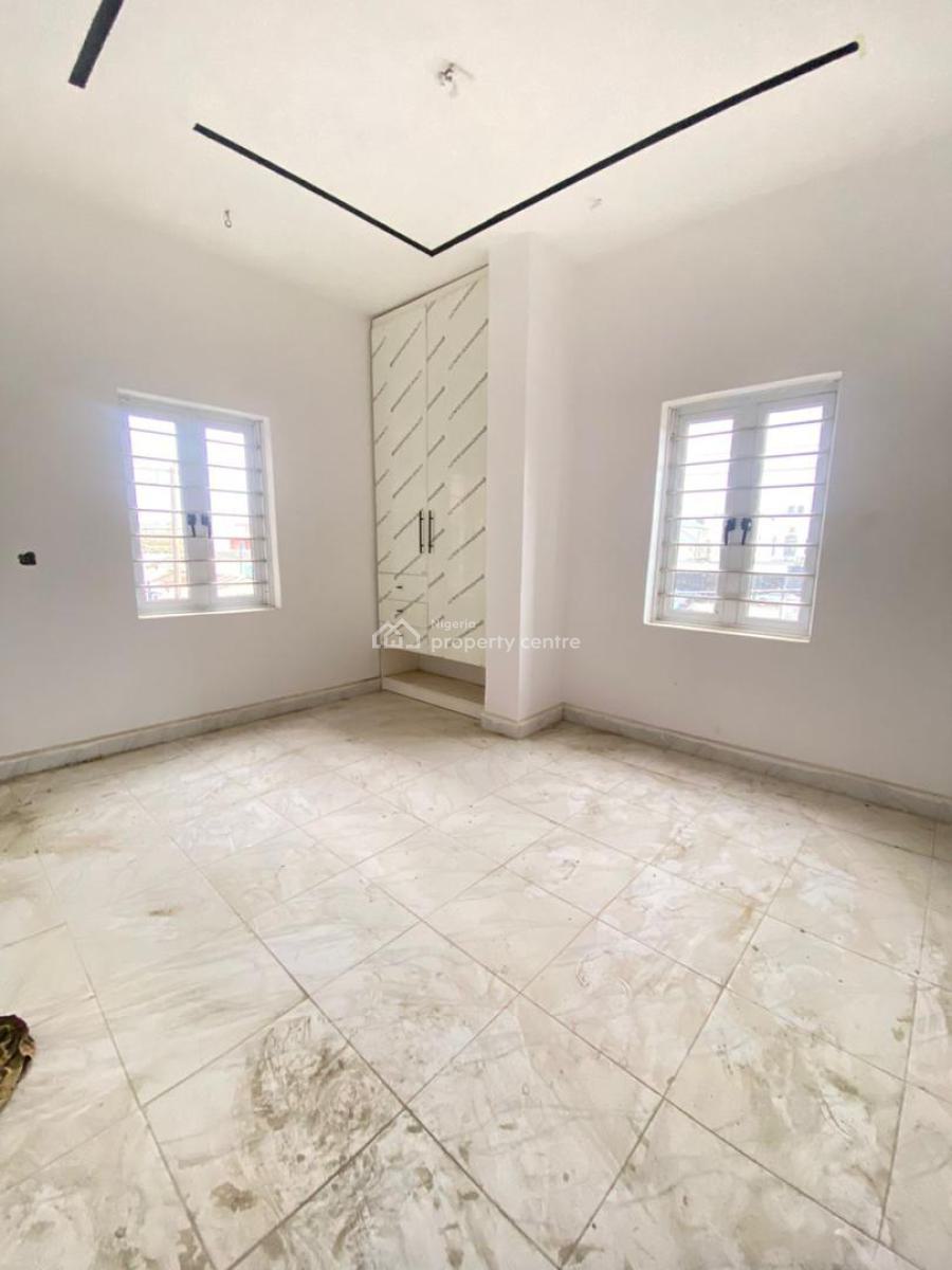 Standard Two Bed Flat in Ilasan Ikate, Ilasan Area in Ikate, Lekki Phase 1, Lekki, Lagos, Flat / Apartment for Rent