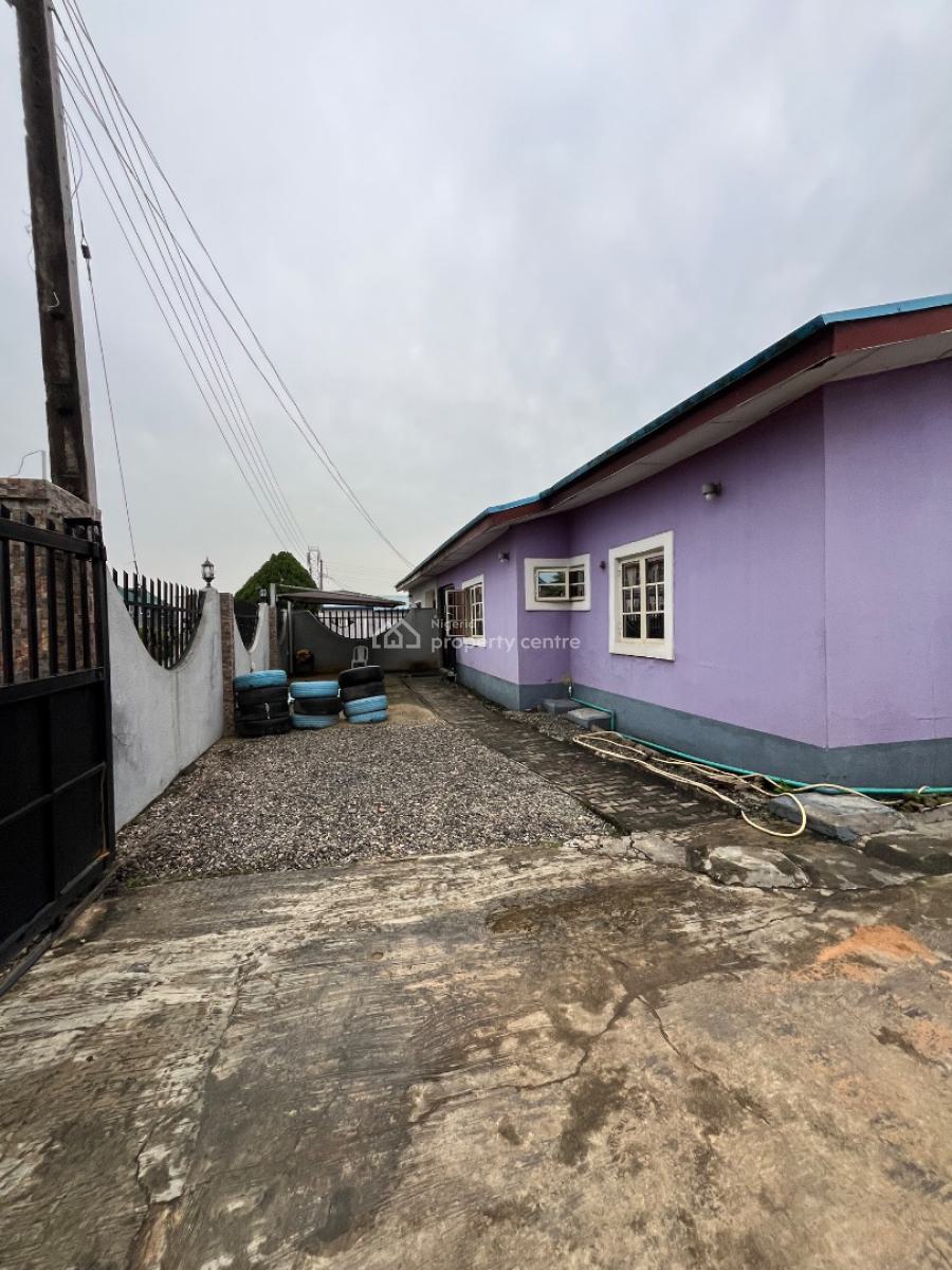 Well Maintained 3 Bedroom Bungalow in Sparklight Estate, Sparklight Estate Magboro , Prayercity Camp Ground, Magboro, Ogun, Detached Bungalow for Sale