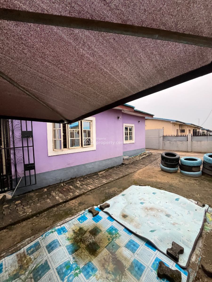 Well Maintained 3 Bedroom Bungalow in Sparklight Estate, Sparklight Estate Magboro , Prayercity Camp Ground, Magboro, Ogun, Detached Bungalow for Sale