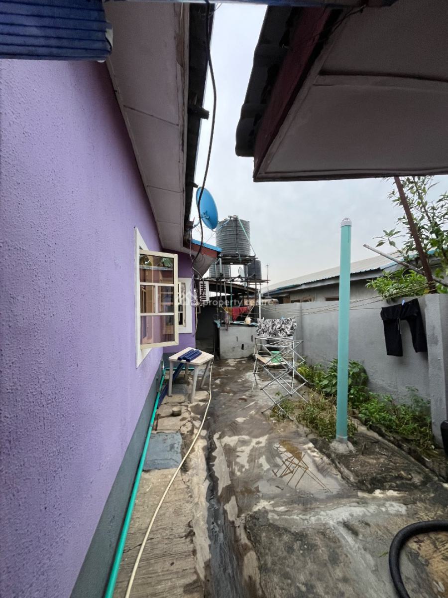 Well Maintained 3 Bedroom Bungalow in Sparklight Estate, Sparklight Estate Magboro , Prayercity Camp Ground, Magboro, Ogun, Detached Bungalow for Sale