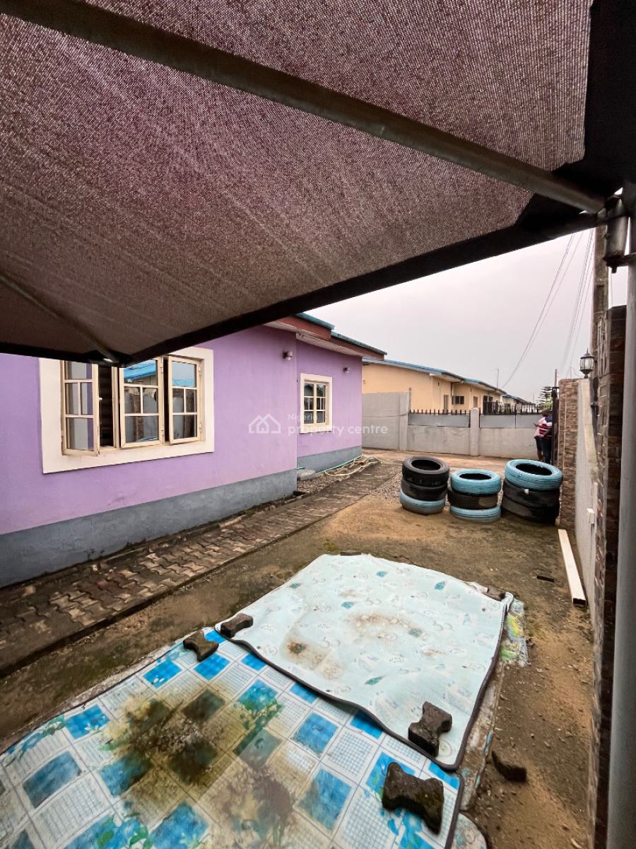 Well Maintained 3 Bedroom Bungalow in Sparklight Estate, Sparklight Estate Magboro , Prayercity Camp Ground, Magboro, Ogun, Detached Bungalow for Sale