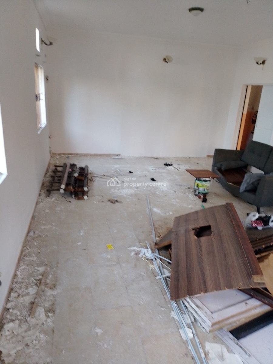 Specious Room for Commercial, Off Road 11, Lekki Phase 1, Lekki, Lagos, Flat / Apartment for Rent