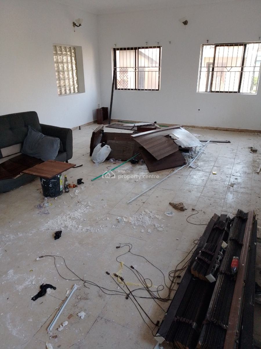 Specious Room for Commercial, Off Road 11, Lekki Phase 1, Lekki, Lagos, Flat / Apartment for Rent