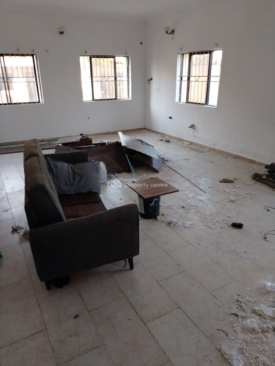 Specious Room for Commercial, Off Road 11, Lekki Phase 1, Lekki, Lagos, Flat / Apartment for Rent