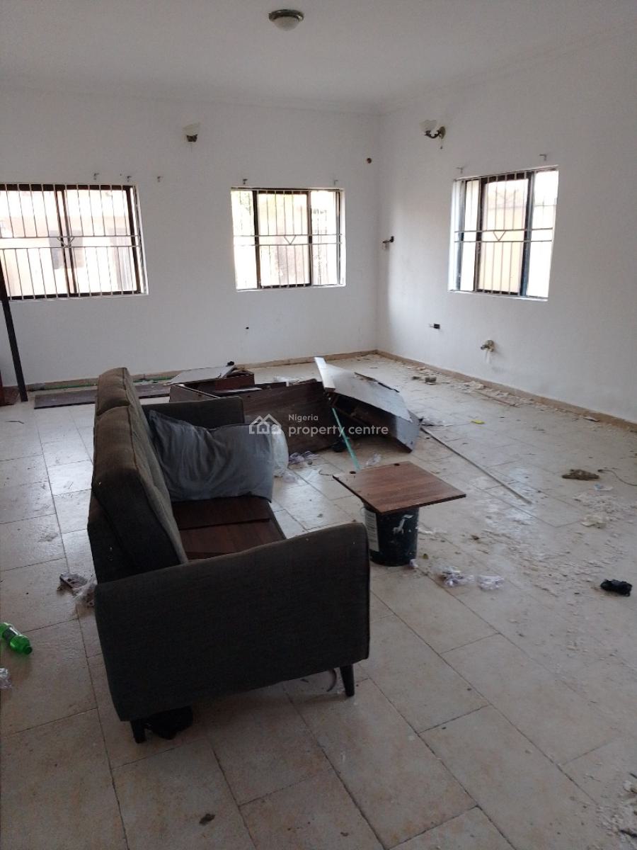 Specious Room for Commercial, Off Road 11, Lekki Phase 1, Lekki, Lagos, Flat / Apartment for Rent