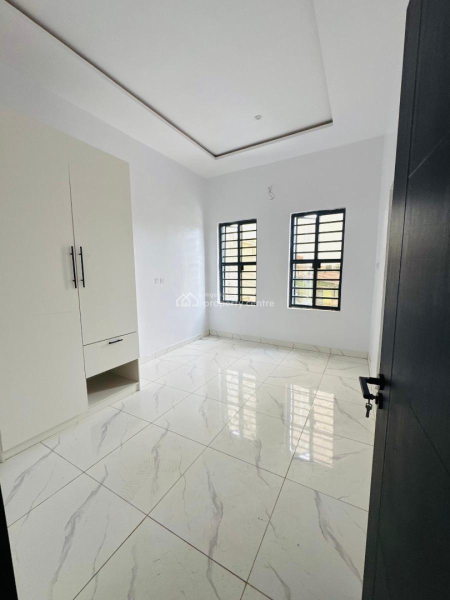 Newly Built 3 Bedroom Apartment, Surulere, Lagos, Block of Flats for Sale