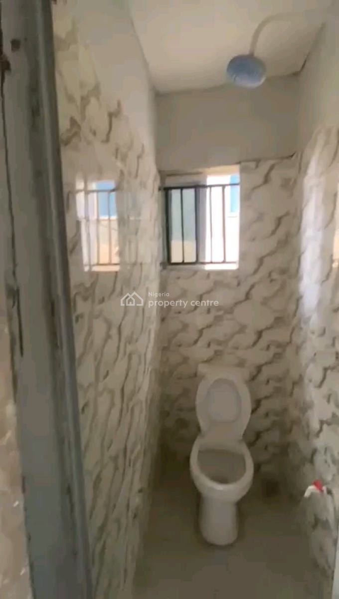 Standard Mini Flat, Iyana Oworo, Oworonshoki, Kosofe, Lagos, Mini Flat (room and Parlour) for Rent