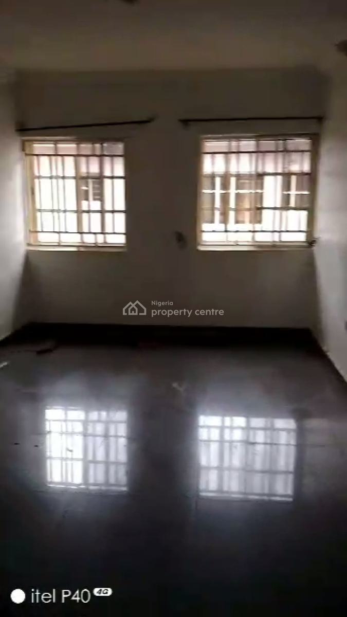 Decent & Spacious 3 Bedroom Apartment  (upstairs), Adeniyi Jones, Ikeja, Lagos, Flat / Apartment for Rent