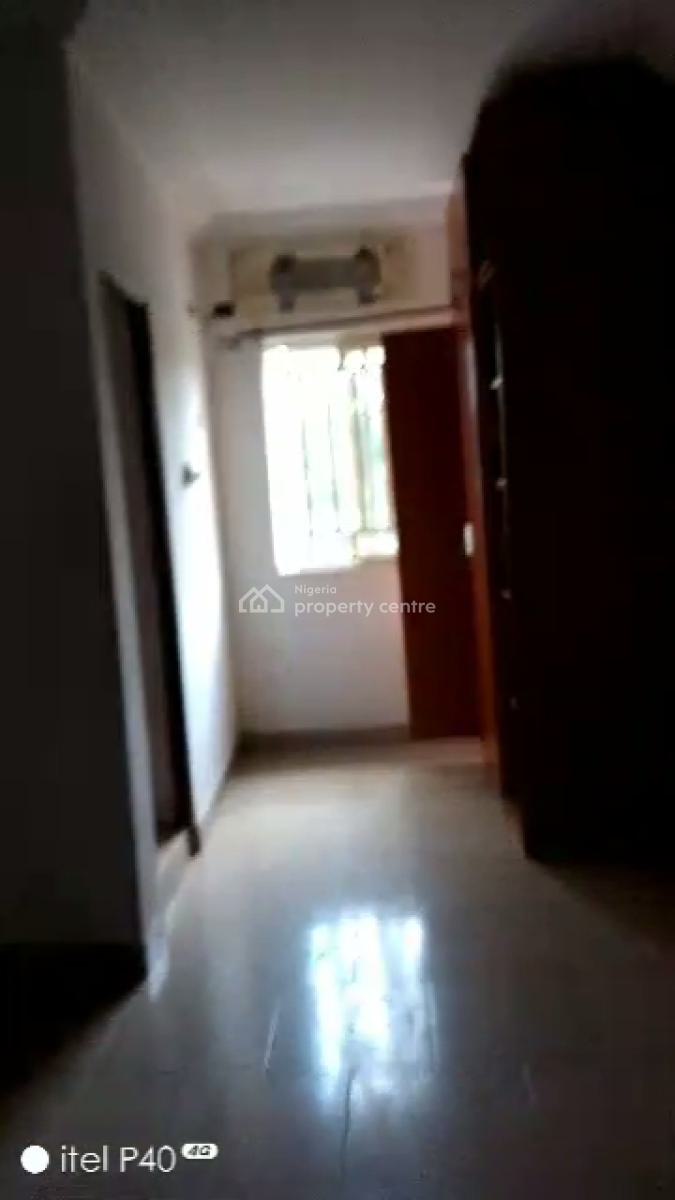 Decent & Spacious 3 Bedroom Apartment  (upstairs), Adeniyi Jones, Ikeja, Lagos, Flat / Apartment for Rent